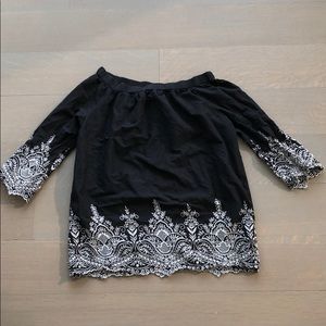 Zara woman off shoulder black and white top